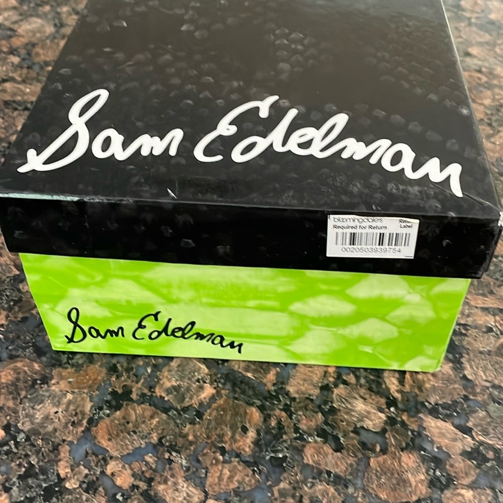 Sam Edelman size 9.5M leather sneaker/shoe